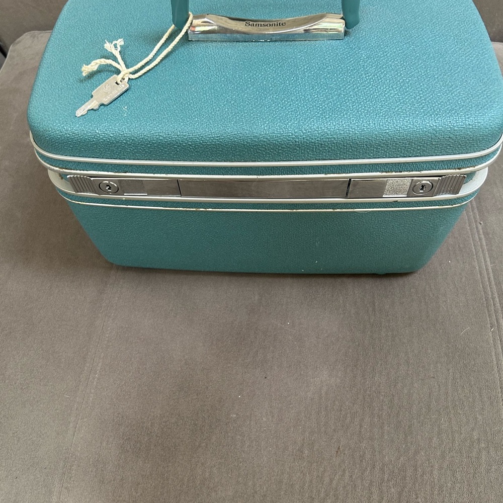Samsonite Turquoise Travel Case
